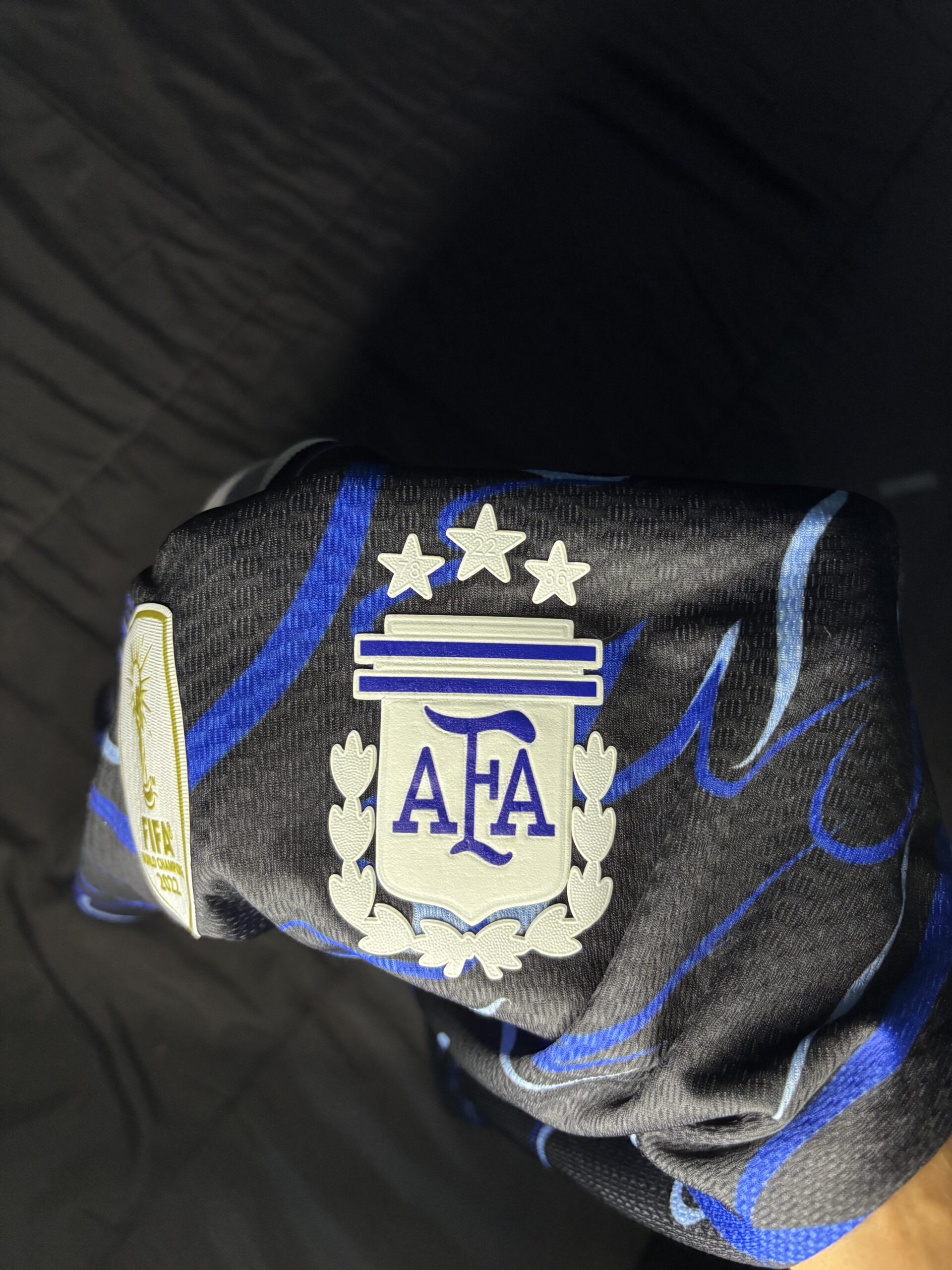 Camiseta Argentina suplente Mundial 2026 - Messi (IMPORTADA) - Image 5