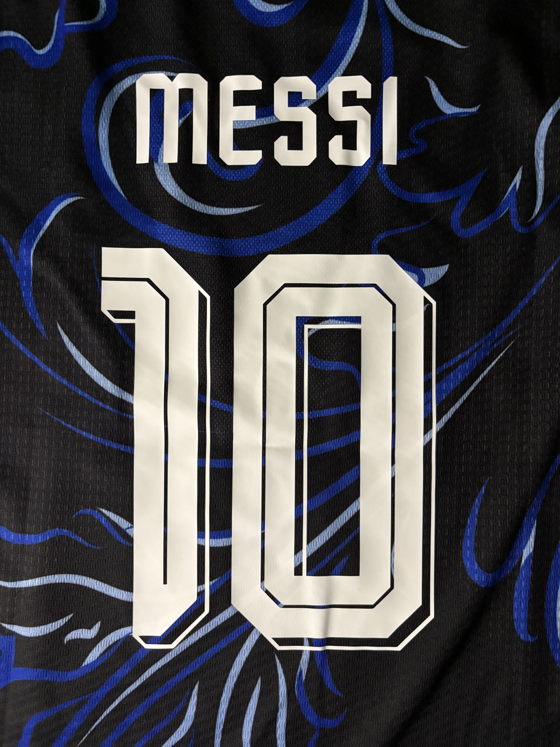 Camiseta Argentina suplente Mundial 2026 - Messi (IMPORTADA) - Image 4