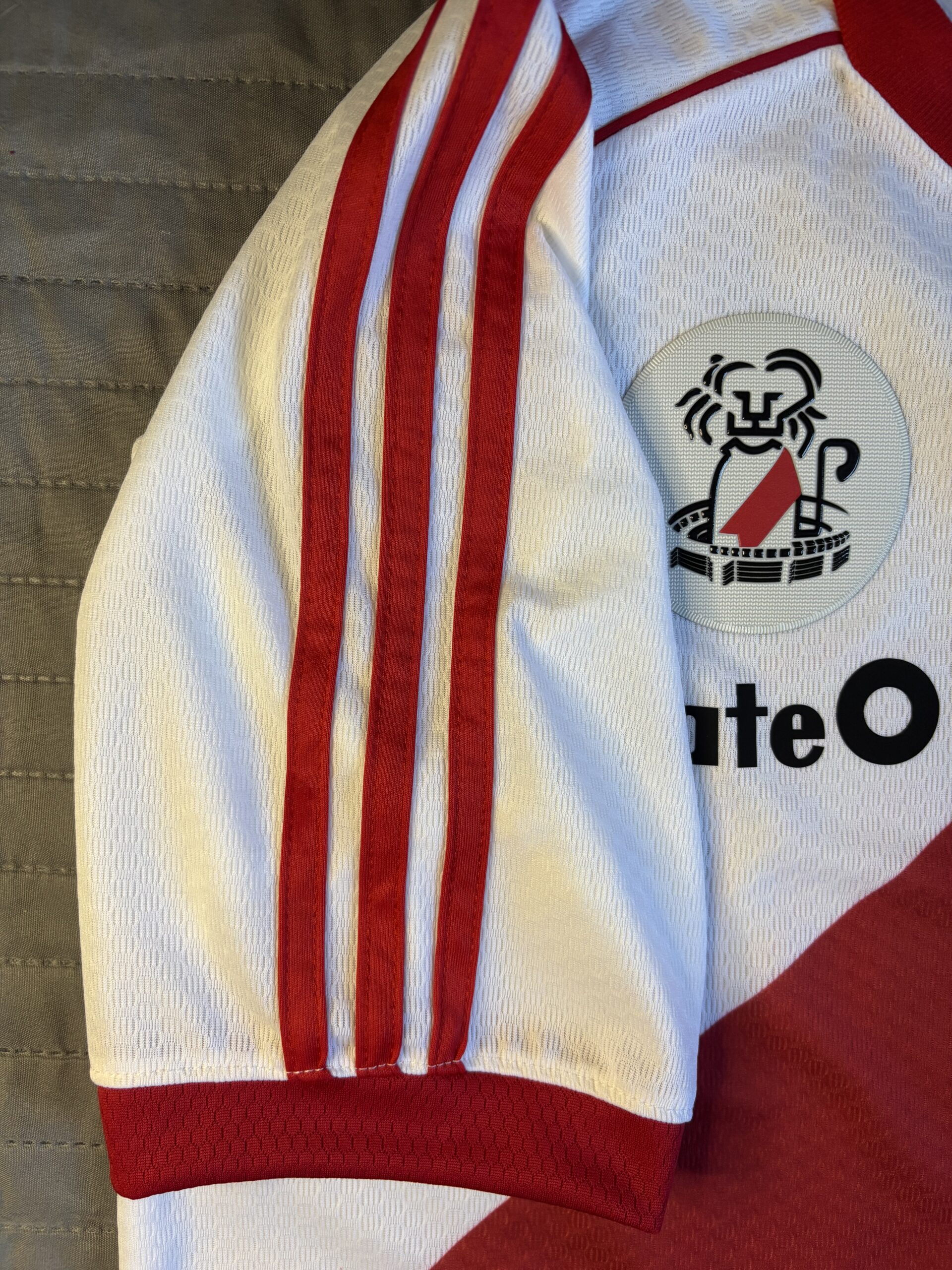 Camiseta River 1986 titular - Image 5