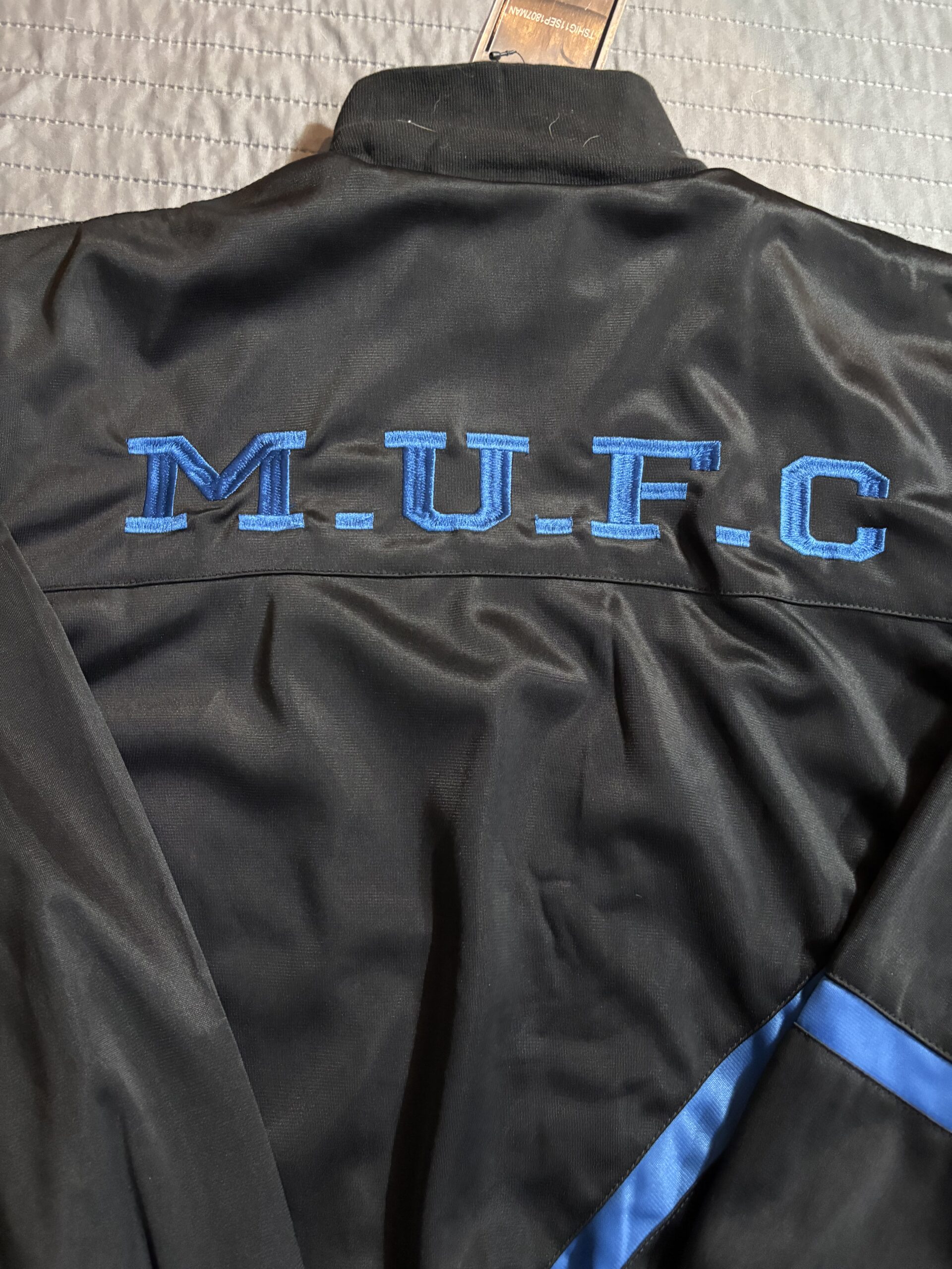 Conjunto Manchester United retro - IMPORTADO - Image 6